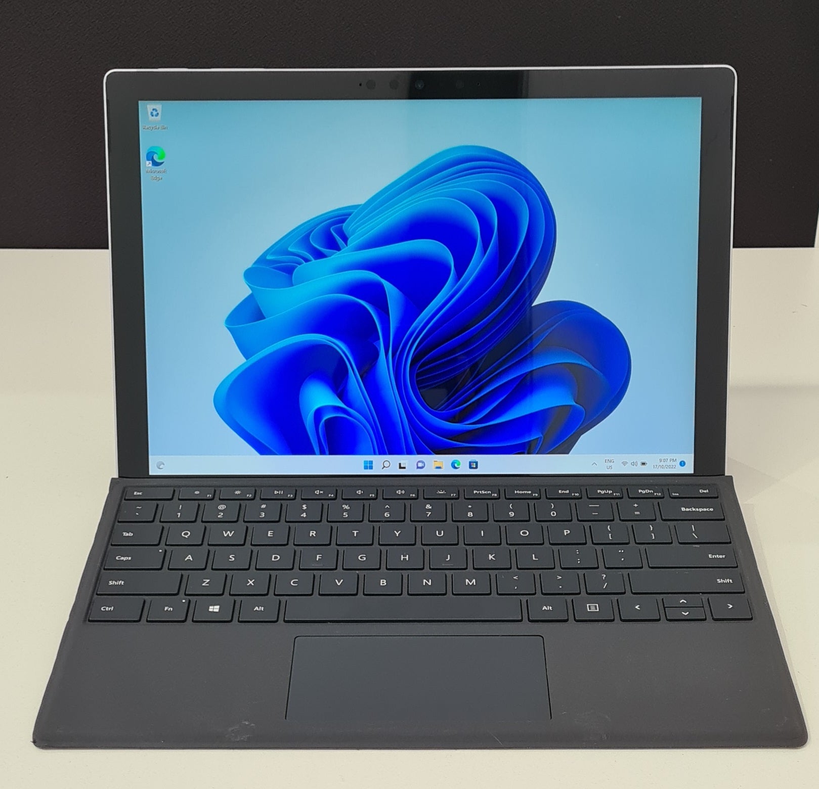 Microsoft Surface Pro 7 i5 10th Gen 8GB RAM 128GB SSD Win 11 Touch Display - Refurbished