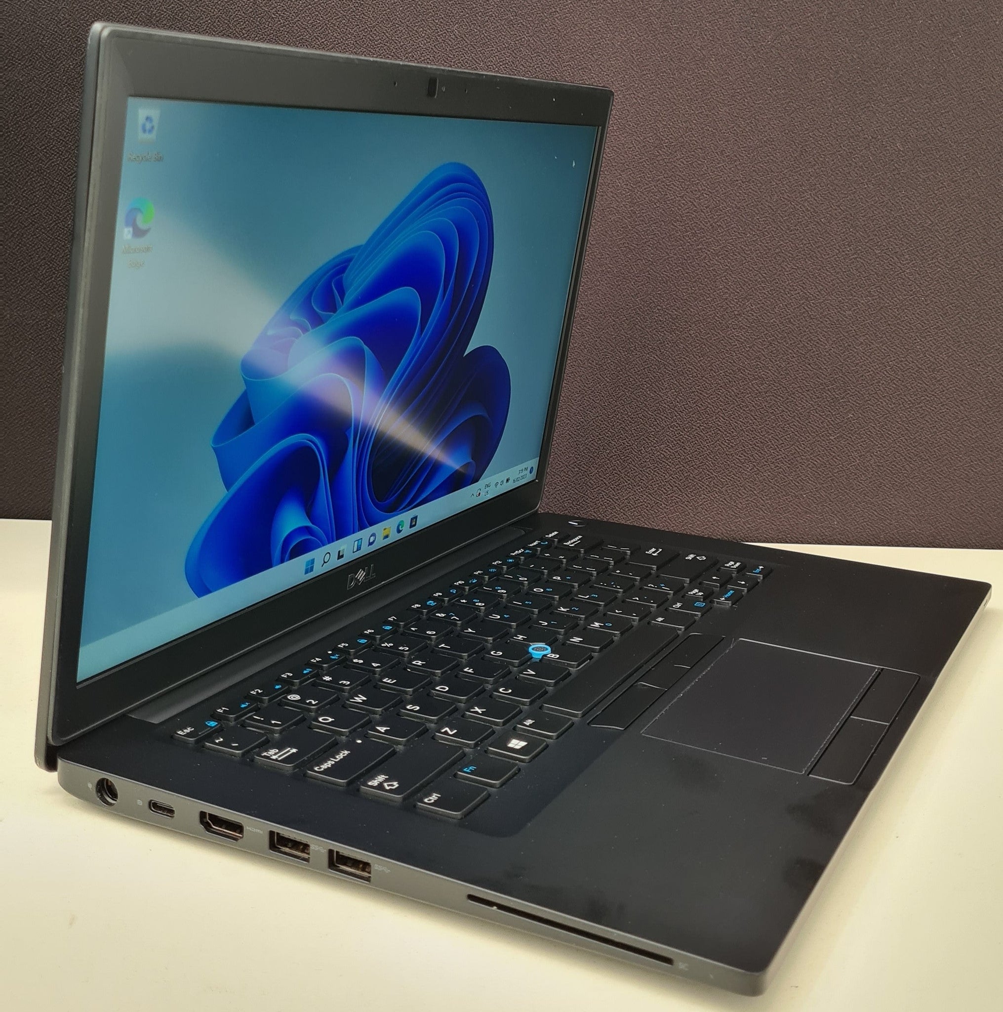 DELL Latitude 7490 i5 8250u 気持ち良い Win11 14インチ