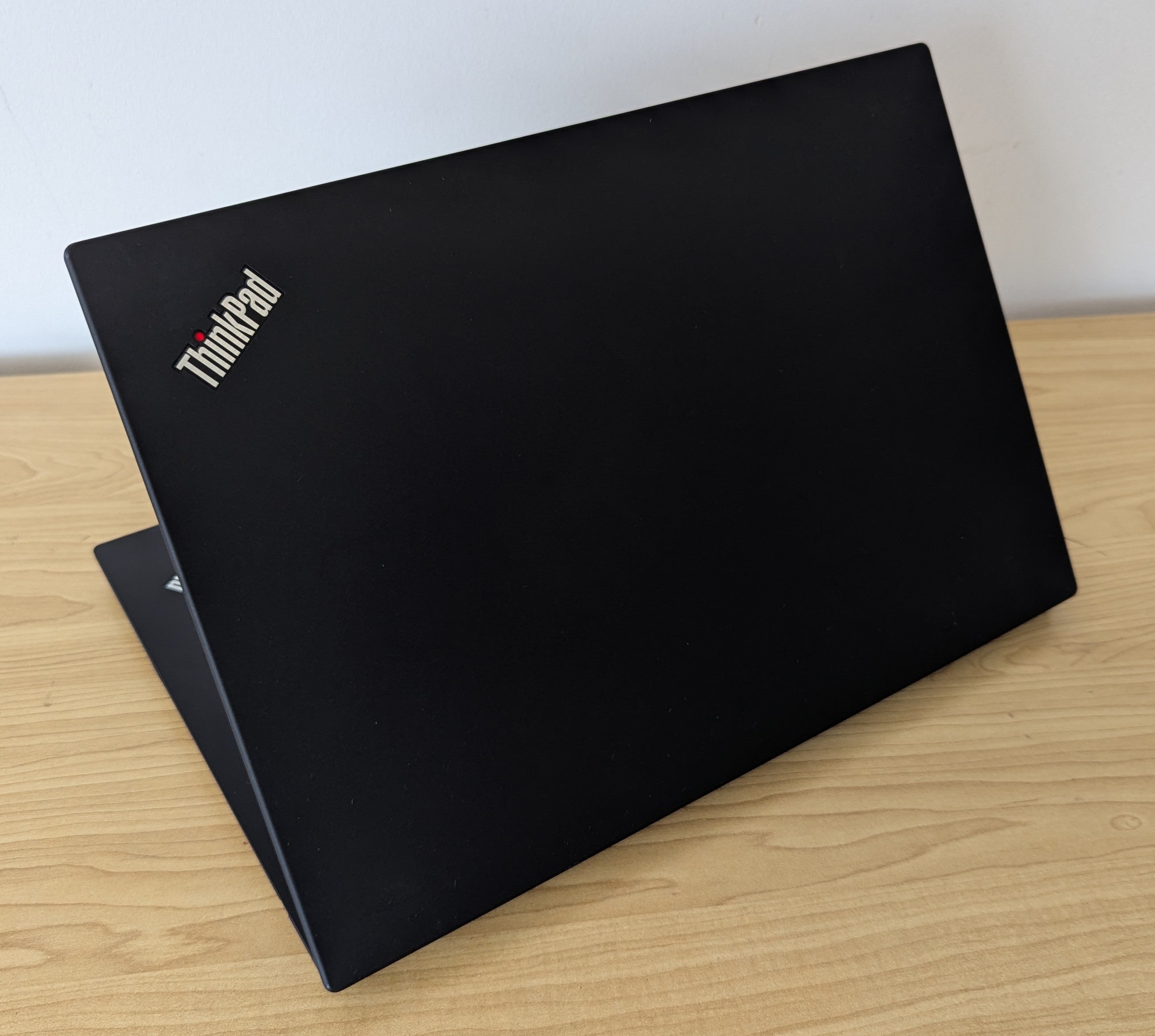 Lenovo ThinkPad T14 Gen 1 i5 10th Gen 8GB RAM 256GB SSD Win 11 - Refurbished