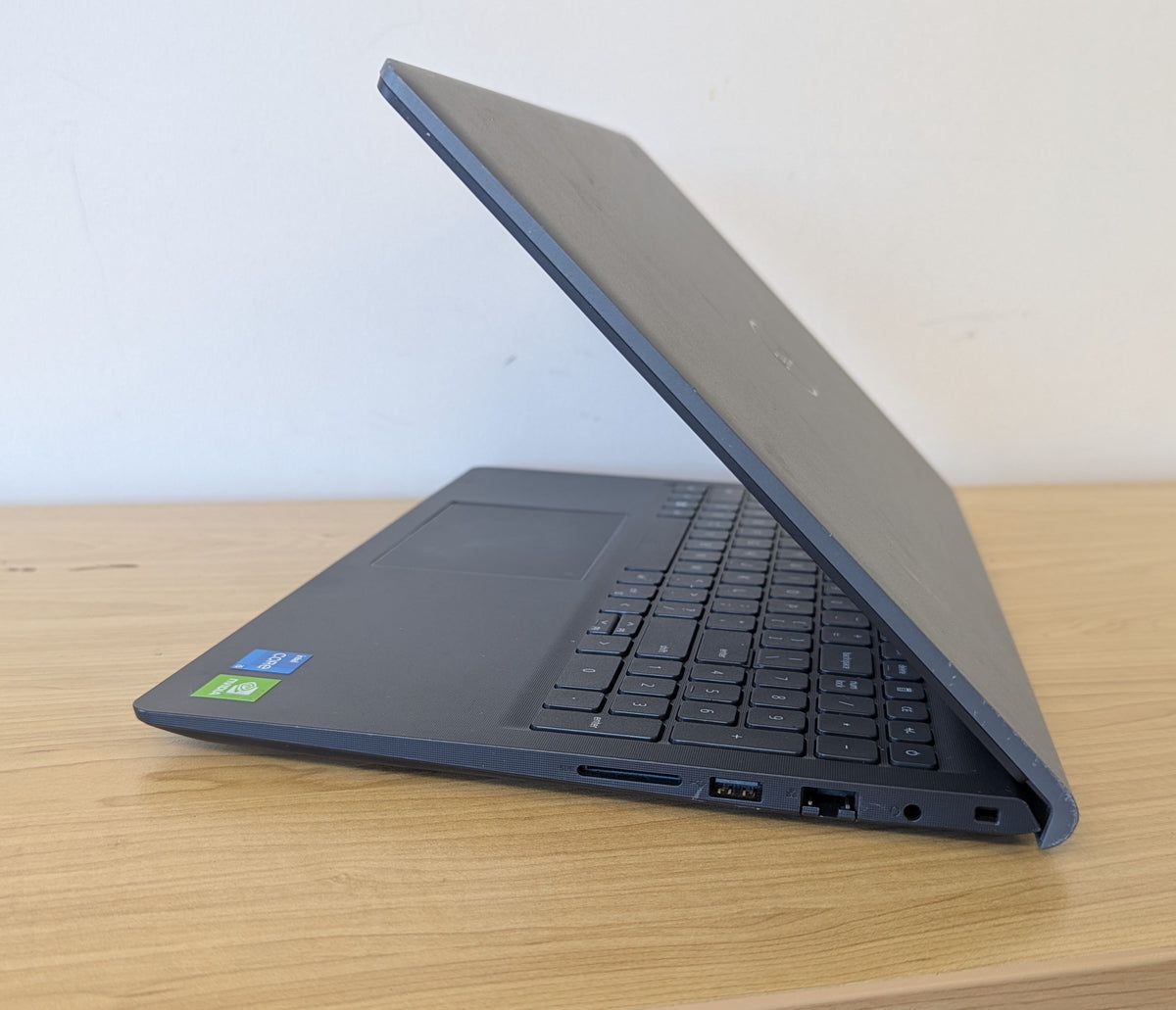 Dell Vostro 15 3510 i5 11th Gen 16GB RAM 256GB SSD WIN 11 - Refurbished