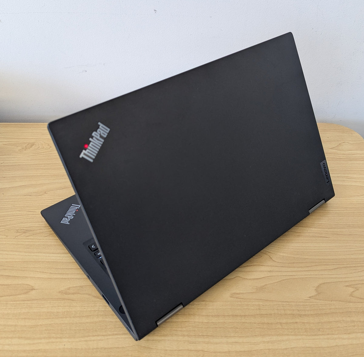 Lenovo ThinkPad X13 Yoga Gen 2 i5 11th Gen 16GB RAM 256GB SSD Win 11 Touch Screen - Refurbished