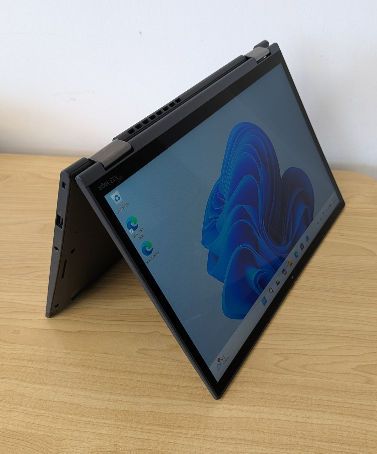 Lenovo ThinkPad X13 Yoga Gen 2 i5 11th Gen 16GB RAM 256GB SSD Win 11 Touch Screen - Refurbished