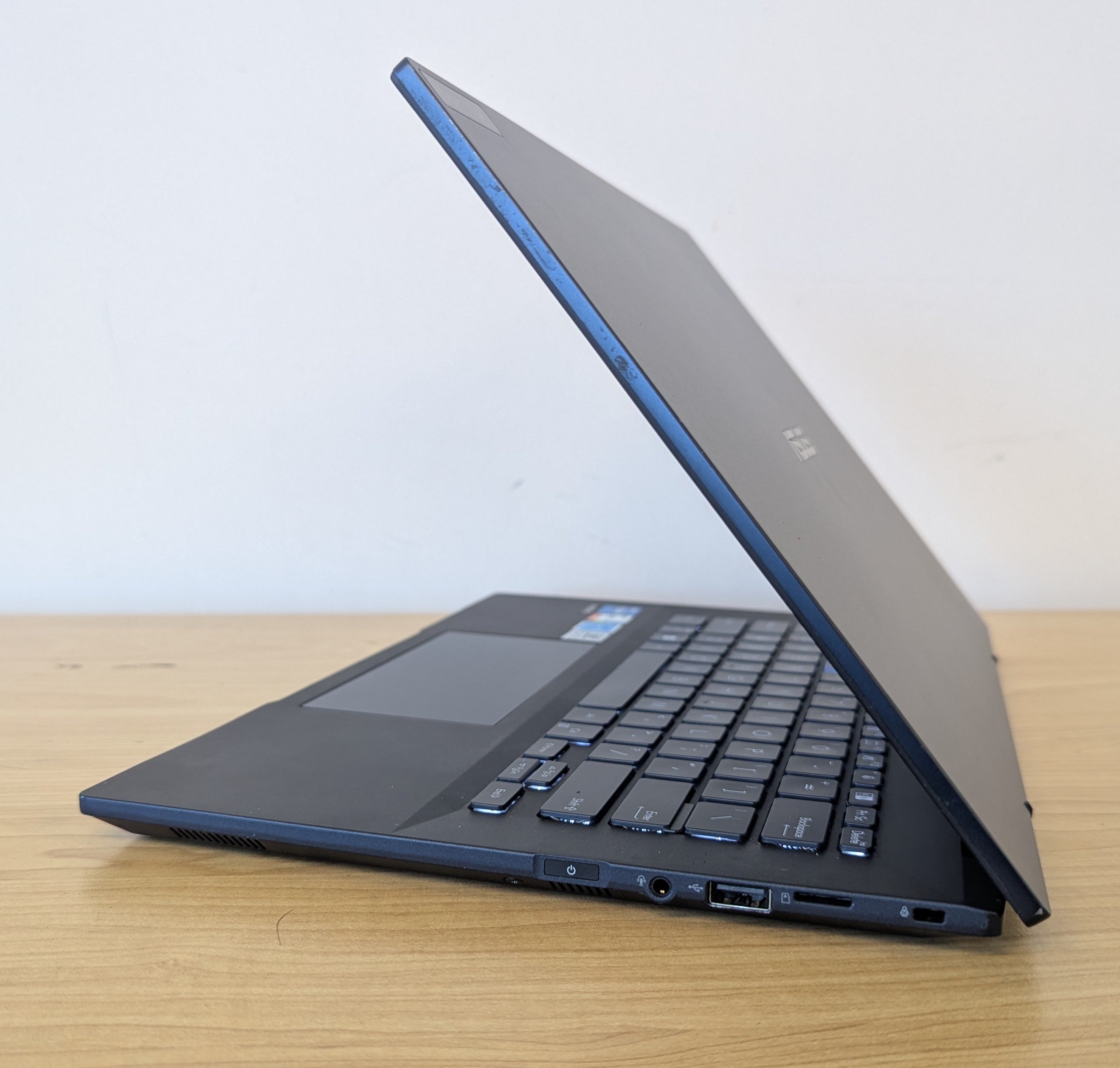 Asus ExpertBook B5402CBA i5 12th Gen 16GB RAM 512GB SSD Win11 - Refurbished