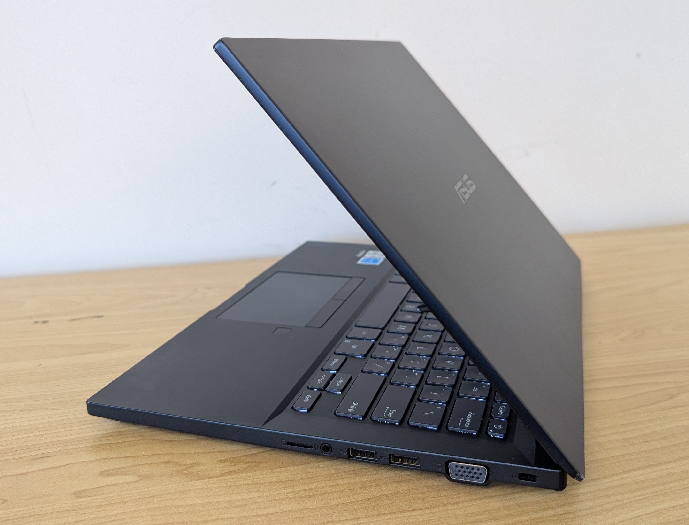 Asus ExpertBook P2451FA i7 10th Gen 32GB RAM 512GB SSD Win11 - Refurbished