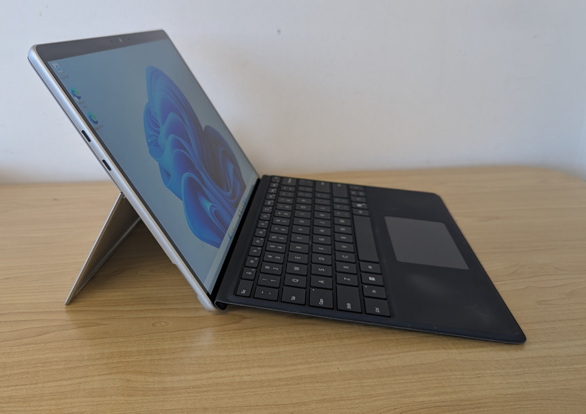 Microsoft Surface Pro 9 2038 i5 12th Gen 8GB RAM 256GB SSD Win 11 Touch Display - Refurbished