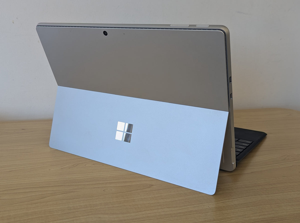 Microsoft Surface Pro 9 2038 i5 12th Gen 8GB RAM 256GB SSD Win 11 Touch Display - Refurbished