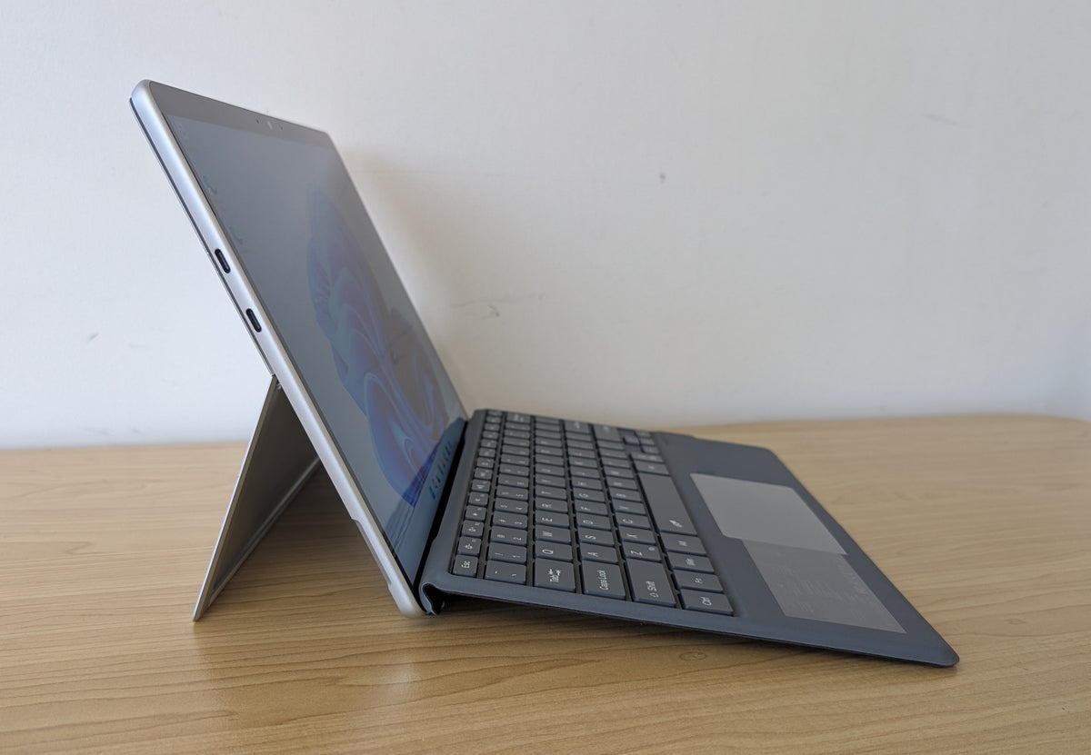 Microsoft Surface Pro 9 2038 i7 12th Gen 16GB RAM 512GB SSD Win 11 Touch Display - Refurbished