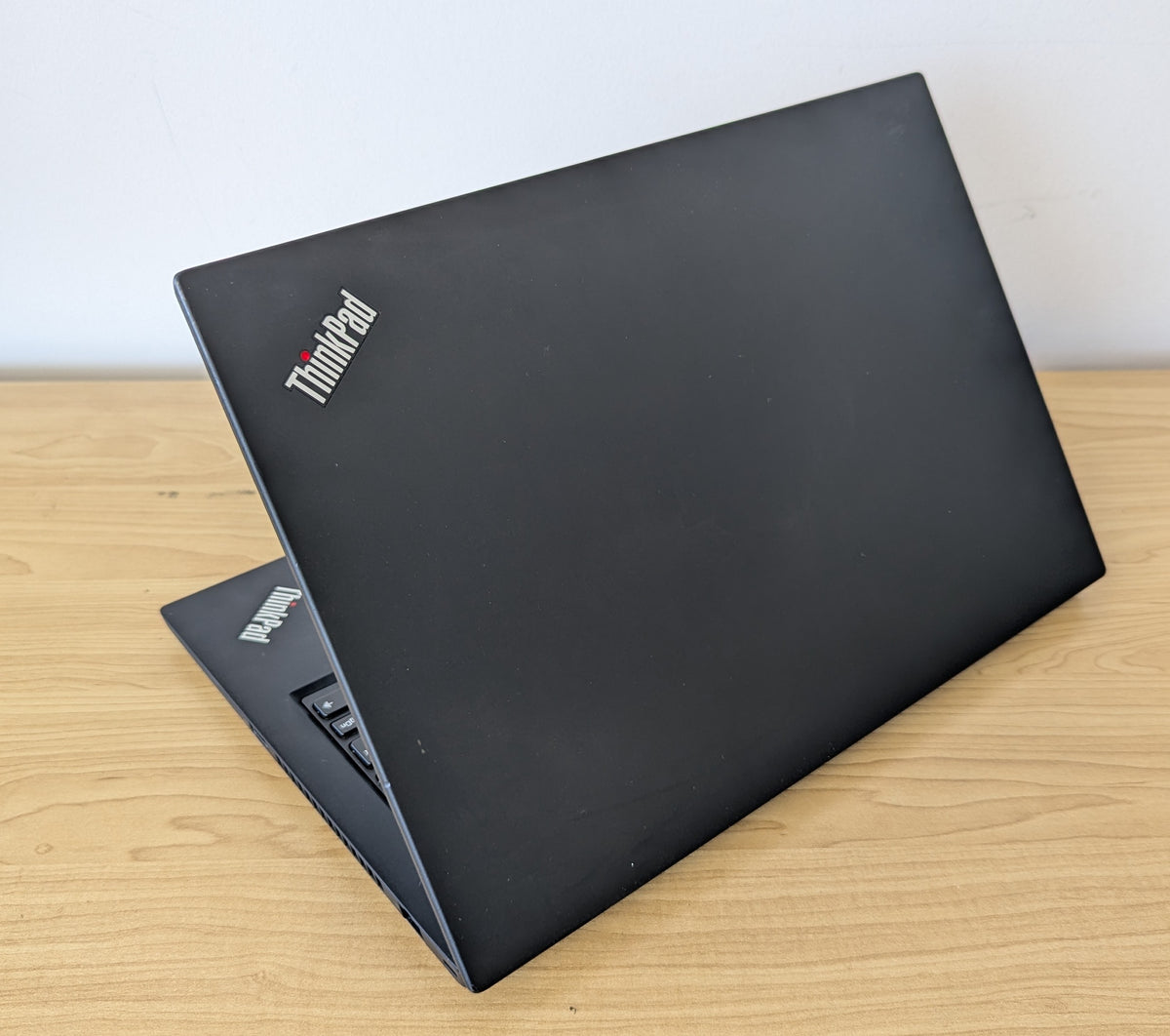 Lenovo ThinkPad T14 Gen 2 i7 11th Gen 16GB RAM 512GB SSD Win 11 Touch Display - Refurbished