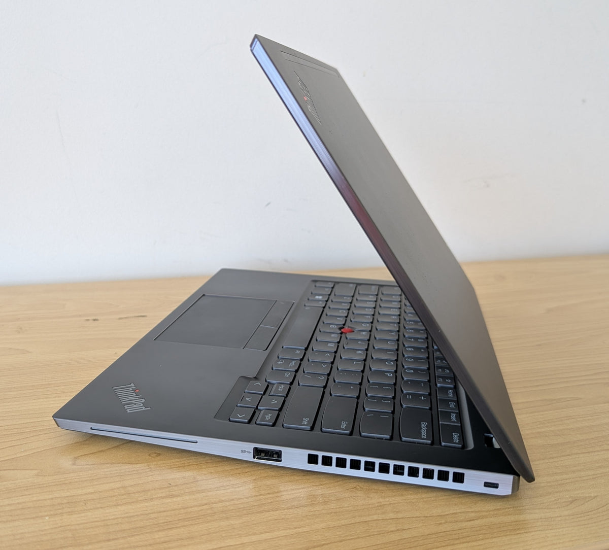 Lenovo ThinkPad T14s Gen 2 i5 11th Gen 16GB RAM 256GB SSD Win 11 Touch Display - Refurbished