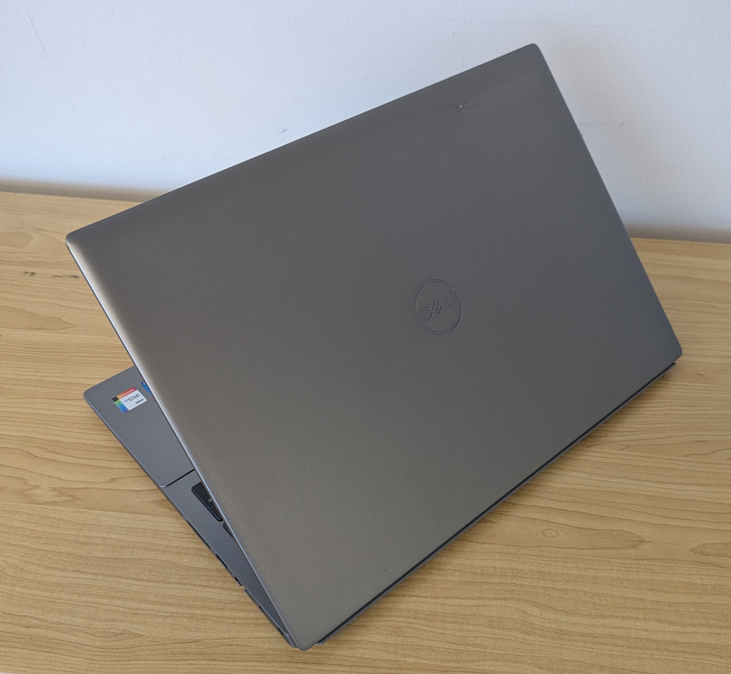 Dell Vostro 5620 i7 12th Gen 32GB RAM 512GB SSD Win 11 - Refurbished