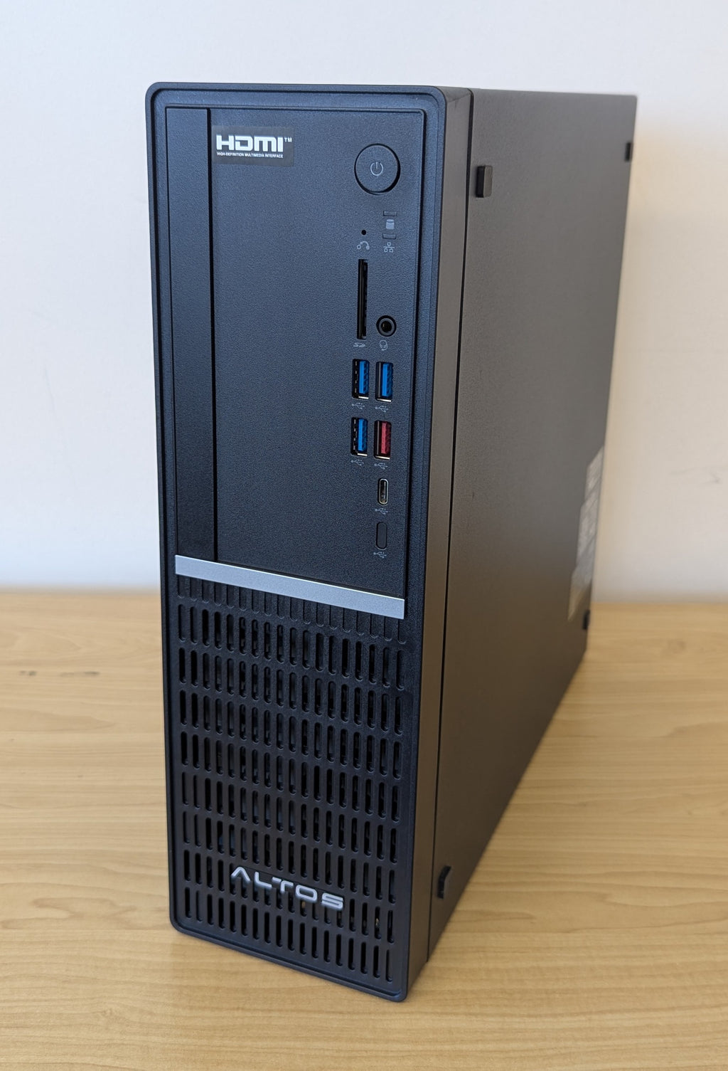 Acer Altos P10 F9 i3 14th Gen 16GB RAM 256GB SSD WIN 11 - Refurbished