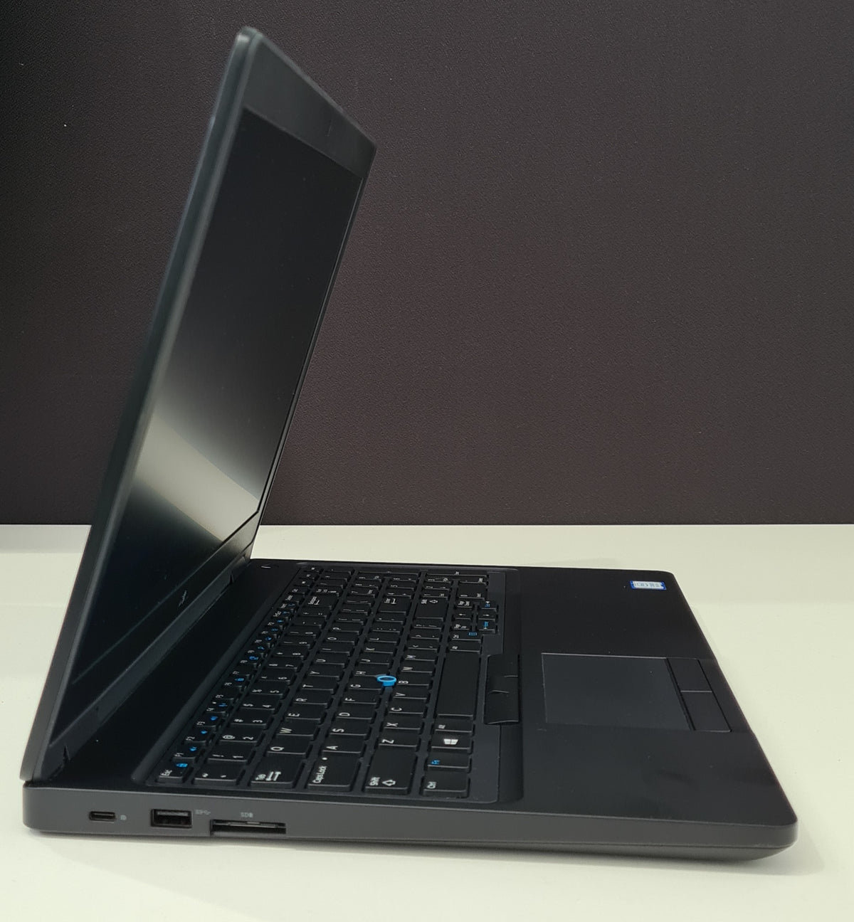 Dell Latitude 5590 i7 8th Gen 16GB RAM 512GB SSD Win 11 - Refurbished
